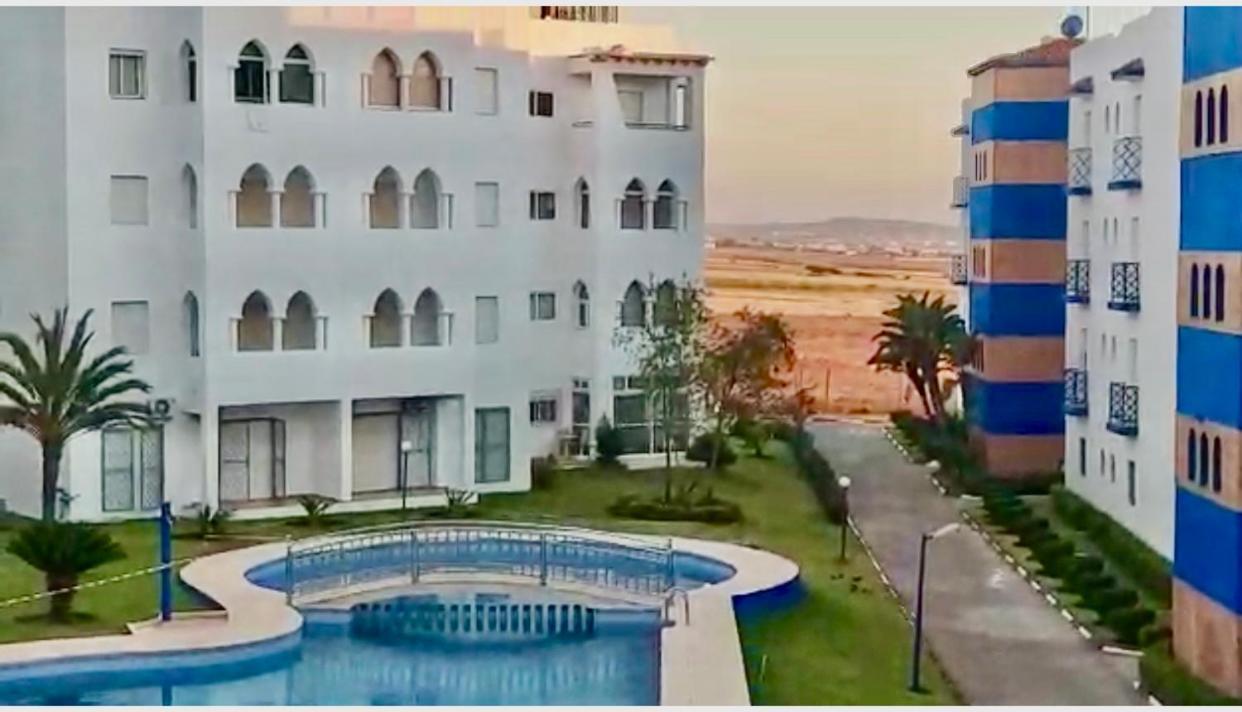 Appartamento TANGER/ASILAH: APPART 50m2 FACE MER ET PISCINES, 5 PLACES, TOUT ÉQUIPÉ+WIFI+CLIM Briech Esterno foto